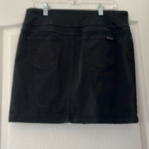 Women’s Black Scort - super comfortable w stretch